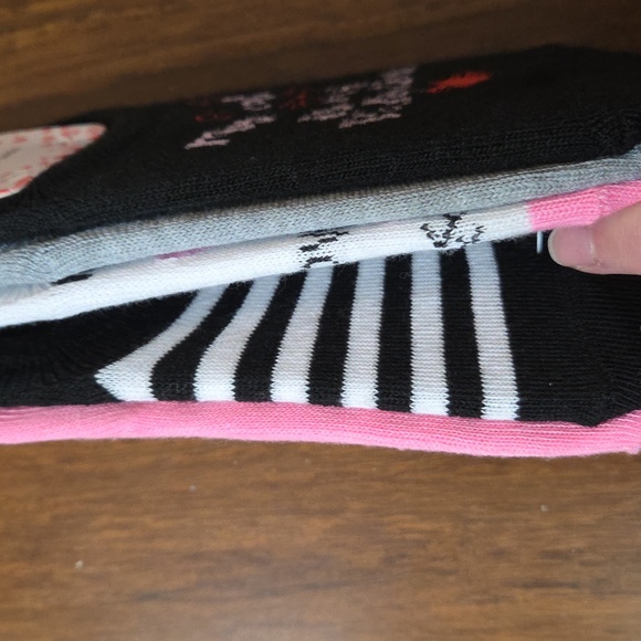 5 PACK VALENTINES DAY CAT MOM MEOW BFF LOVE SNEAKER SOCKS - Picture 5 of 7